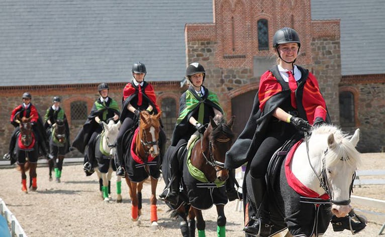 Rideklubben Ansager RIKA til Landsfinalerne i kvadrille på Vilhelmsborg