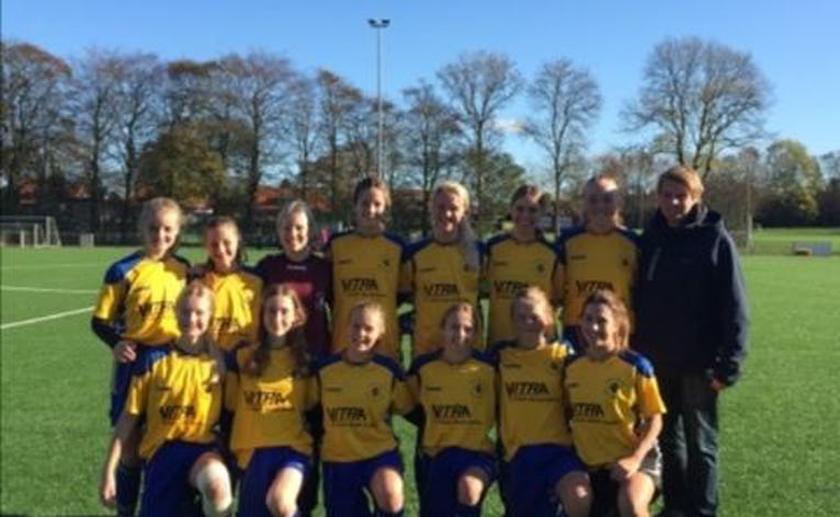 Fodboldpigerne fra Næsbjerg Skole